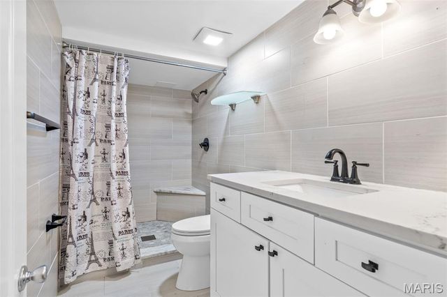 8709 Holbrook Drive, Affton, MO 63123