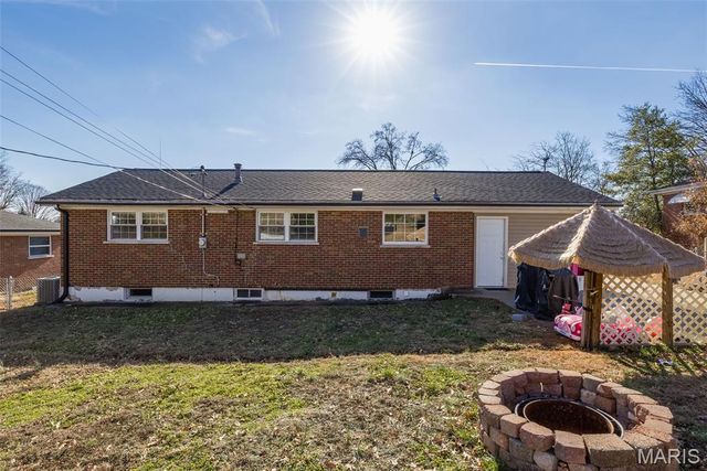 8709 Holbrook Drive, Affton, MO 63123