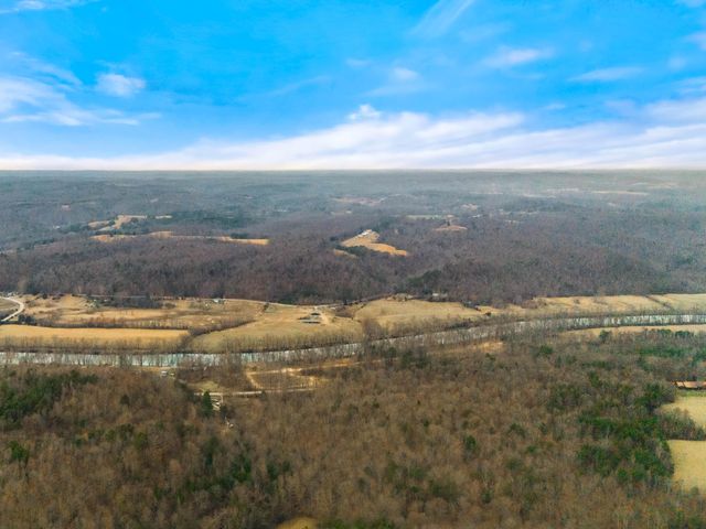 9999 Red Bird Road, Williamsburg, KY 40769