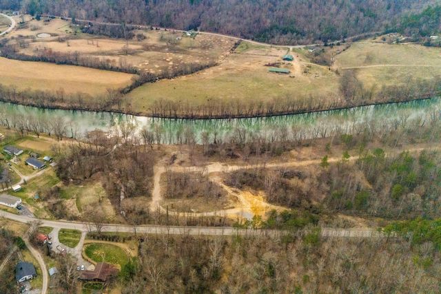 9999 Red Bird Road, Williamsburg, KY 40769