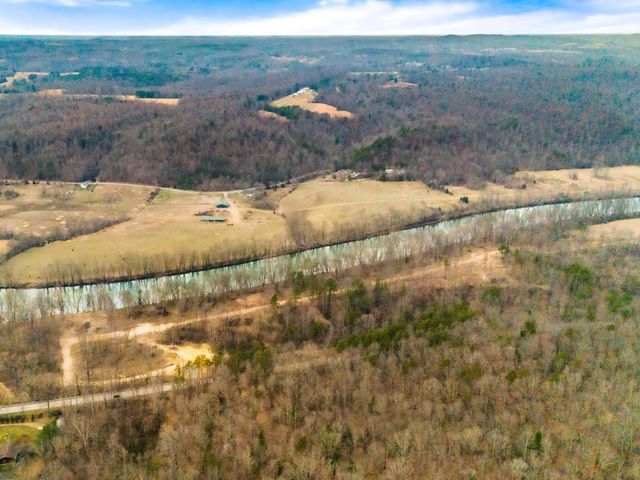9999 Red Bird Road, Williamsburg, KY 40769