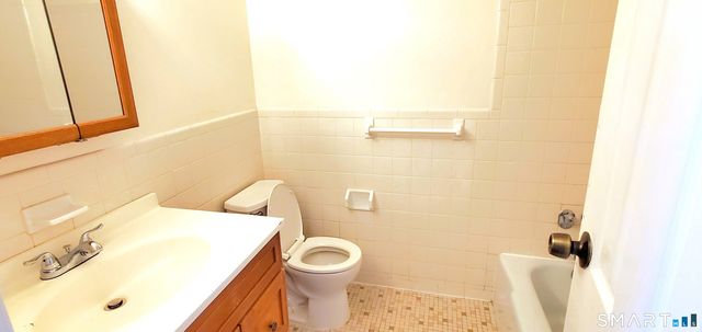 153 Bull Hill Lane 104, West Haven, CT 06516