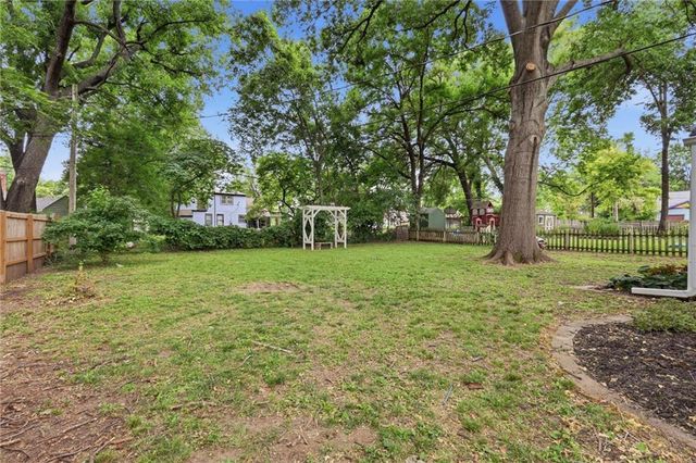 5310 Russell Street, Mission, KS 66202