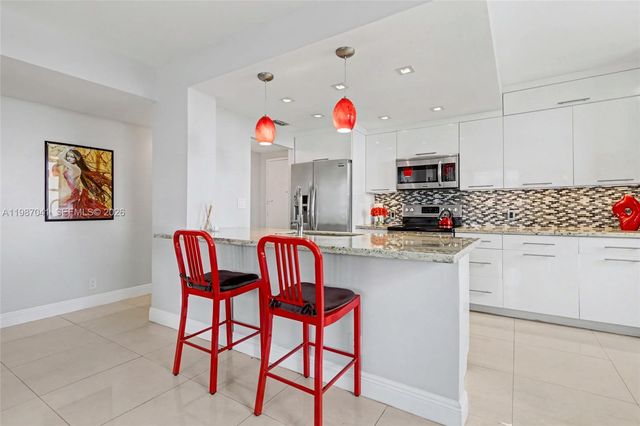 4330 Hillcrest Dr 619, Hollywood, FL 33021