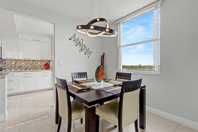 4330 Hillcrest Dr 619, Hollywood, FL 33021