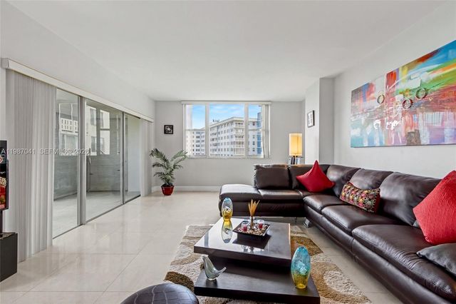 4330 Hillcrest Dr 619, Hollywood, FL 33021