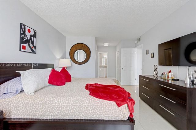 4330 Hillcrest Dr 619, Hollywood, FL 33021