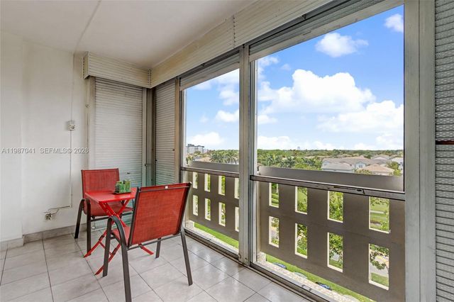 4330 Hillcrest Dr 619, Hollywood, FL 33021