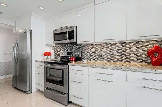 4330 Hillcrest Dr 619, Hollywood, FL 33021