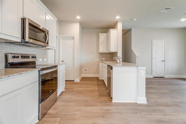 805 Homeplace Circle, Mansfield, TX 76063