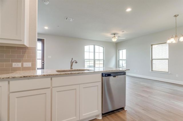 805 Homeplace Circle, Mansfield, TX 76063