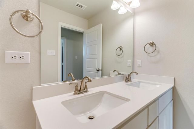 805 Homeplace Circle, Mansfield, TX 76063