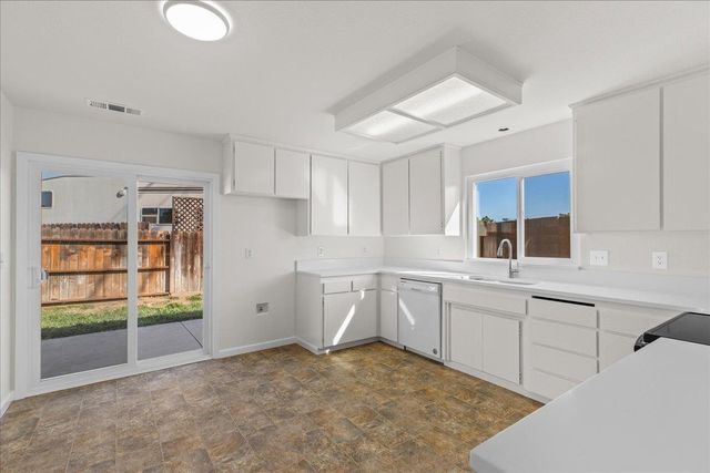 597 Magg Ave, Oakdale, CA 95361
