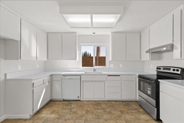 597 Magg Ave, Oakdale, CA 95361