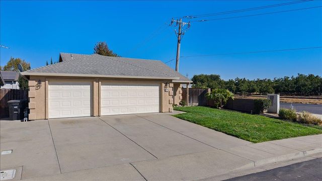 597 Magg Ave, Oakdale, CA 95361