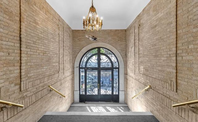 565 W 169th St Apt 2J, New York City, NY 10032