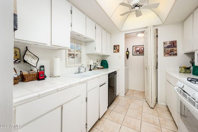 7806 E Bonnie Rose Avenue, Scottsdale, AZ 85250