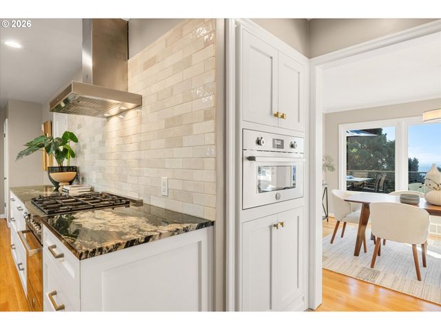 1625 Sw WESTWOOD Dr, Portland, OR 97239