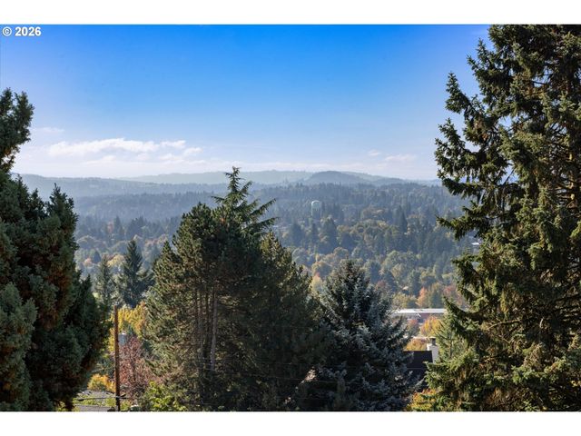 1625 Sw WESTWOOD Dr, Portland, OR 97239