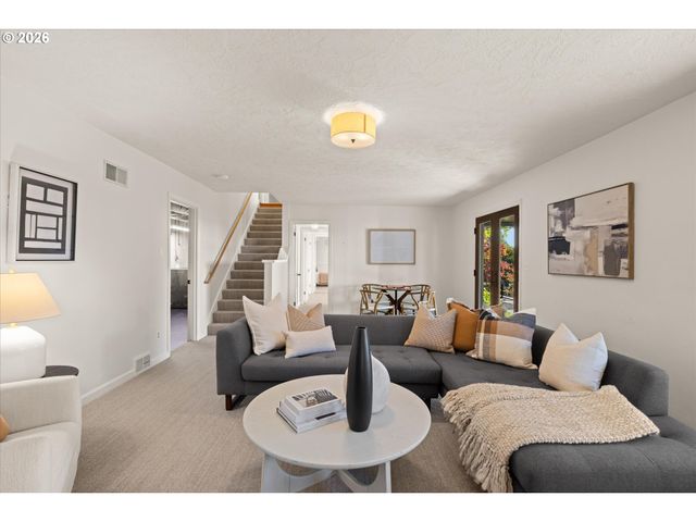 1625 Sw WESTWOOD Dr, Portland, OR 97239