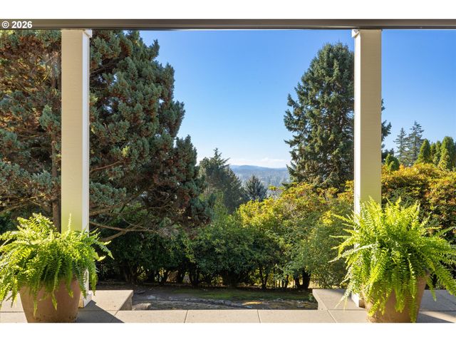 1625 Sw WESTWOOD Dr, Portland, OR 97239
