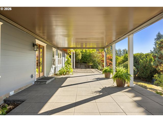 1625 Sw WESTWOOD Dr, Portland, OR 97239