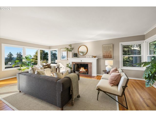 1625 Sw WESTWOOD Dr, Portland, OR 97239