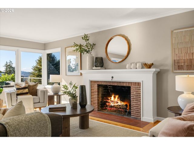 1625 Sw WESTWOOD Dr, Portland, OR 97239