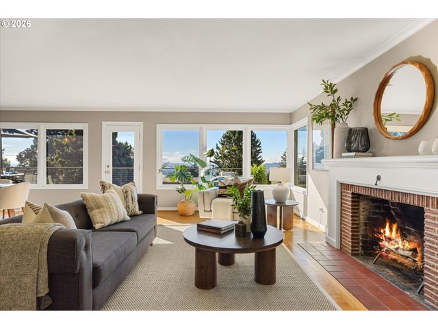 1625 Sw WESTWOOD Dr, Portland, OR 97239