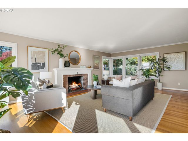 1625 Sw WESTWOOD Dr, Portland, OR 97239