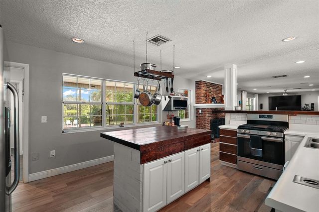 705 SUMMIT COURT, Mount Dora, FL 32757