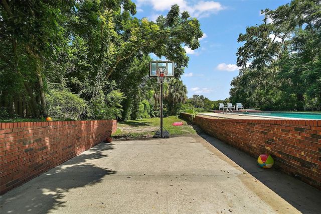 705 SUMMIT COURT, Mount Dora, FL 32757