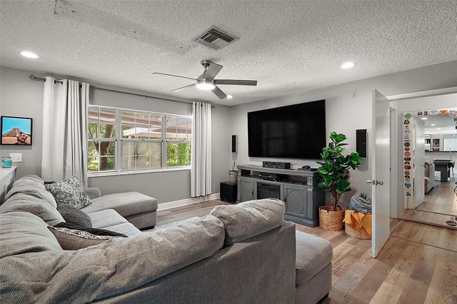 705 SUMMIT COURT, Mount Dora, FL 32757