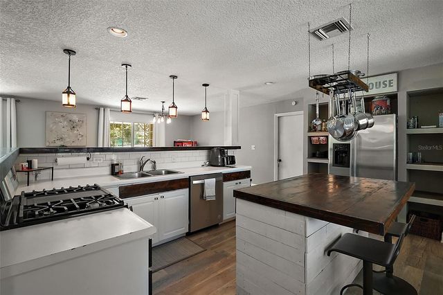 705 SUMMIT COURT, Mount Dora, FL 32757