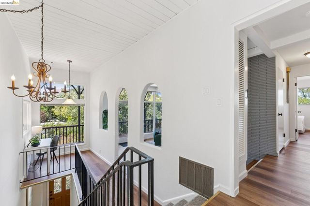7 Knickerbocker Lane, Orinda, CA 94563