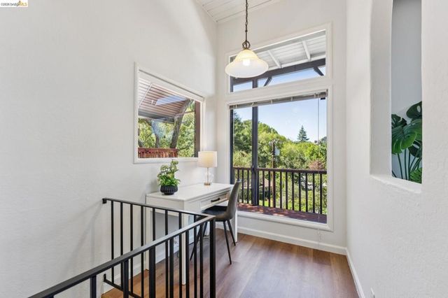 7 Knickerbocker Lane, Orinda, CA 94563