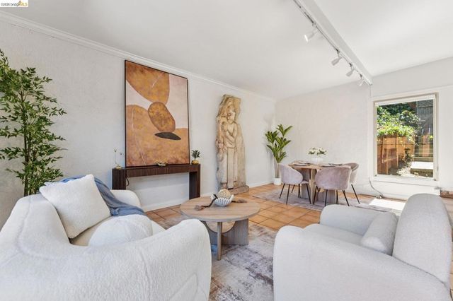7 Knickerbocker Lane, Orinda, CA 94563