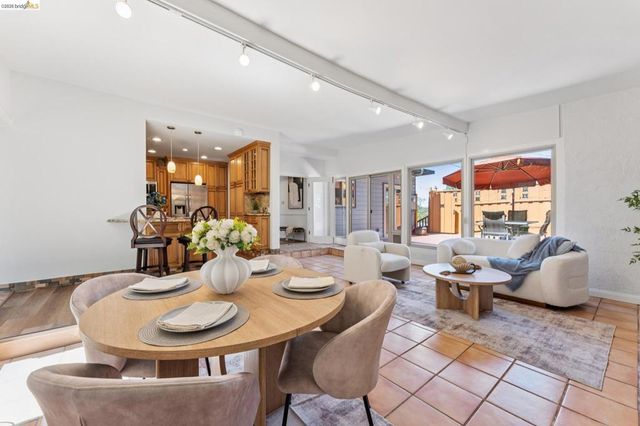 7 Knickerbocker Lane, Orinda, CA 94563