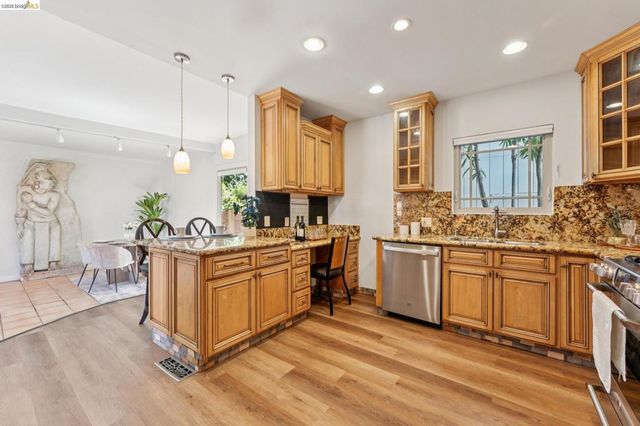 7 Knickerbocker Lane, Orinda, CA 94563