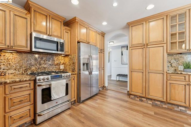 7 Knickerbocker Lane, Orinda, CA 94563