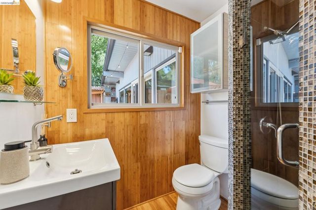 7 Knickerbocker Lane, Orinda, CA 94563