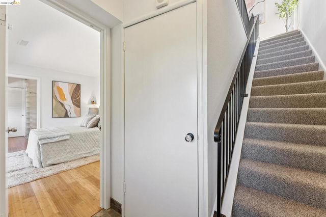 7 Knickerbocker Lane, Orinda, CA 94563