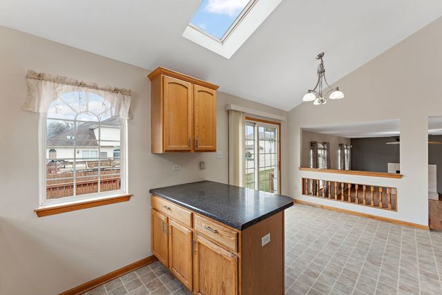 18020 Charlotte Drive, Lansing, IL 60438