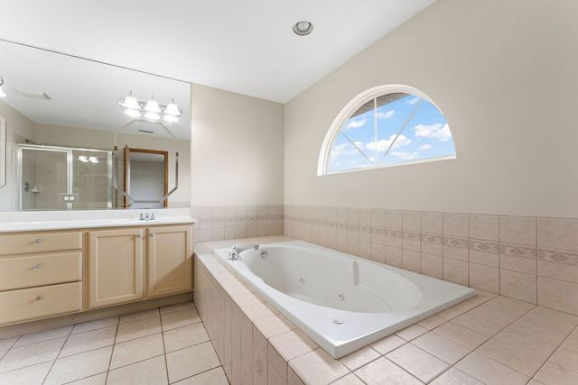 18020 Charlotte Drive, Lansing, IL 60438