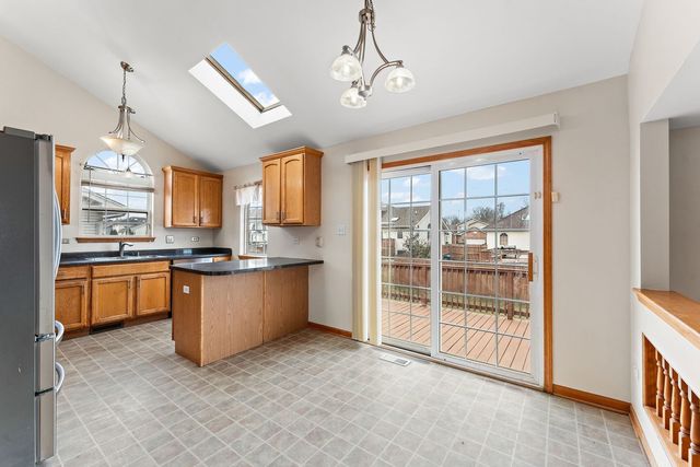 18020 Charlotte Drive, Lansing, IL 60438