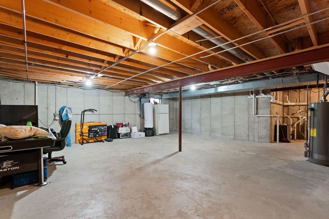 18020 Charlotte Drive, Lansing, IL 60438