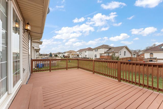 18020 Charlotte Drive, Lansing, IL 60438