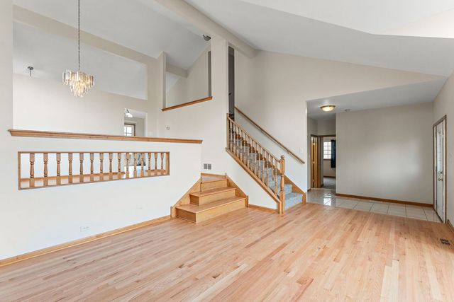18020 Charlotte Drive, Lansing, IL 60438