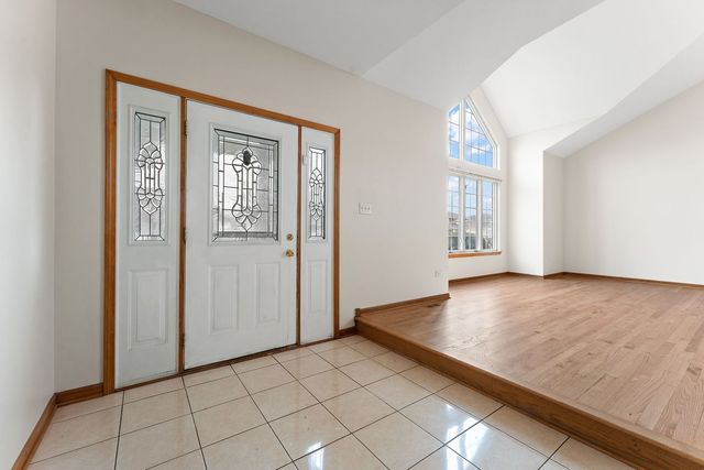 18020 Charlotte Drive, Lansing, IL 60438