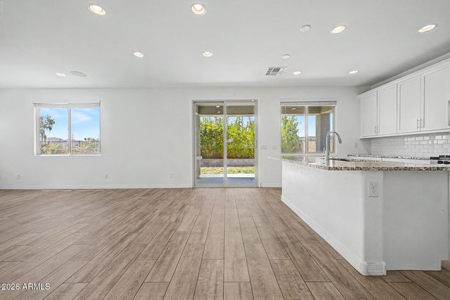 7028 S 12th Place, Phoenix, AZ 85042